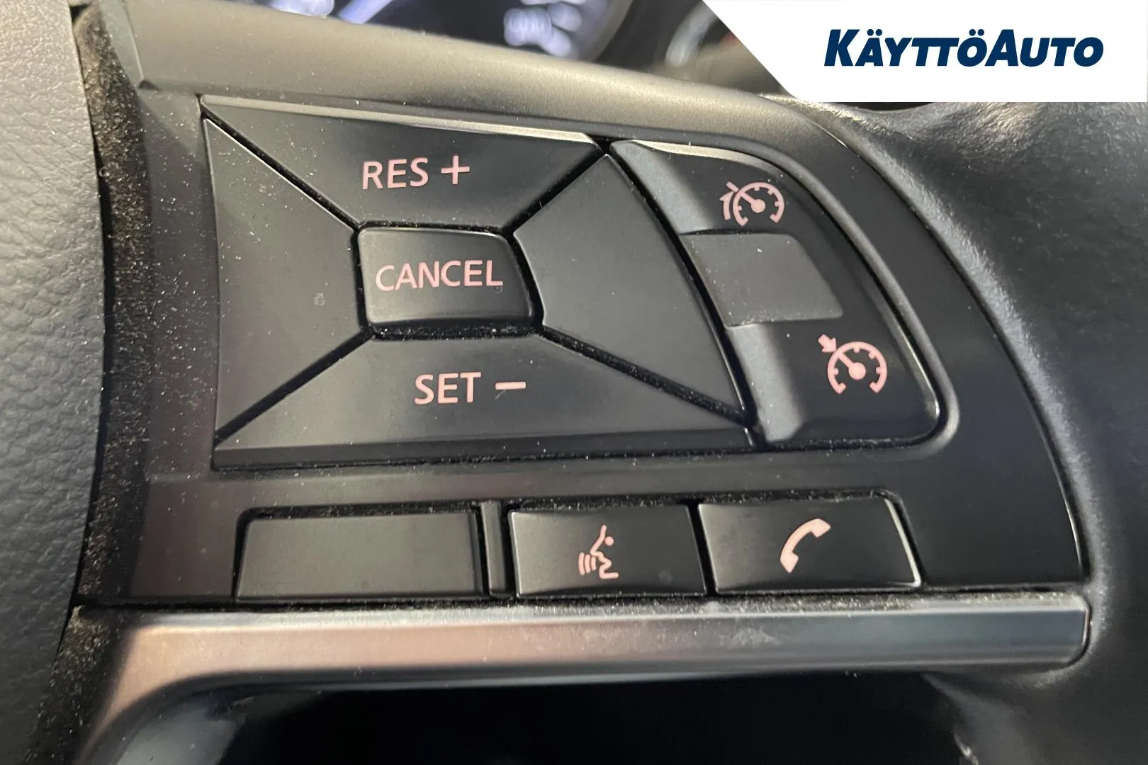 Nissan Qashqai XVX-182 carousel image