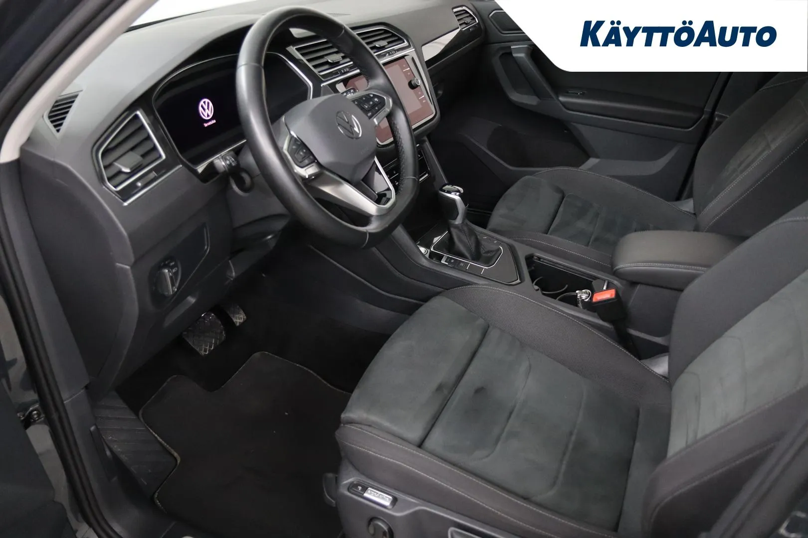 VOLKSWAGEN Tiguan XRT-112 carousel image