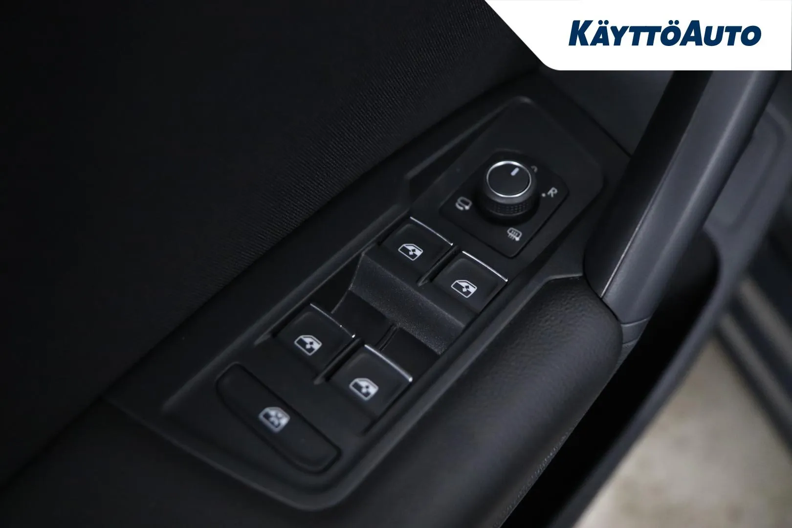 VOLKSWAGEN Tiguan XRT-112 carousel image