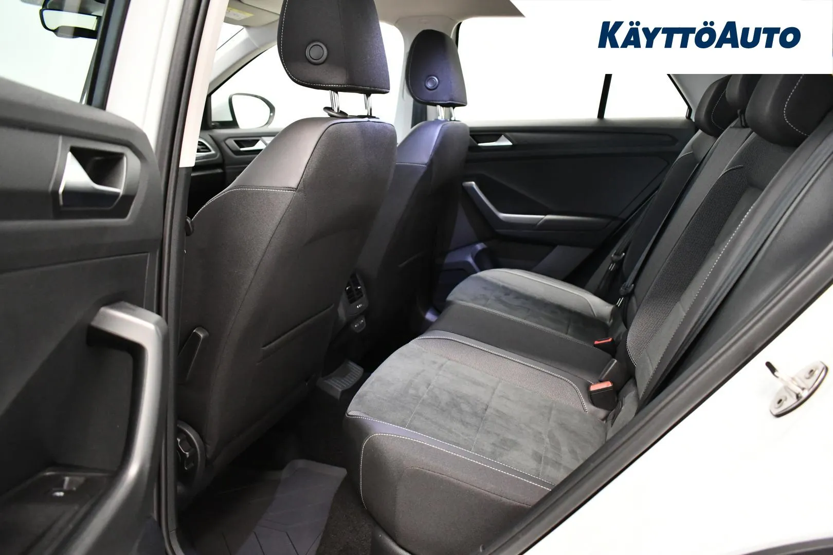 VOLKSWAGEN T-Roc JNK-636 carousel image