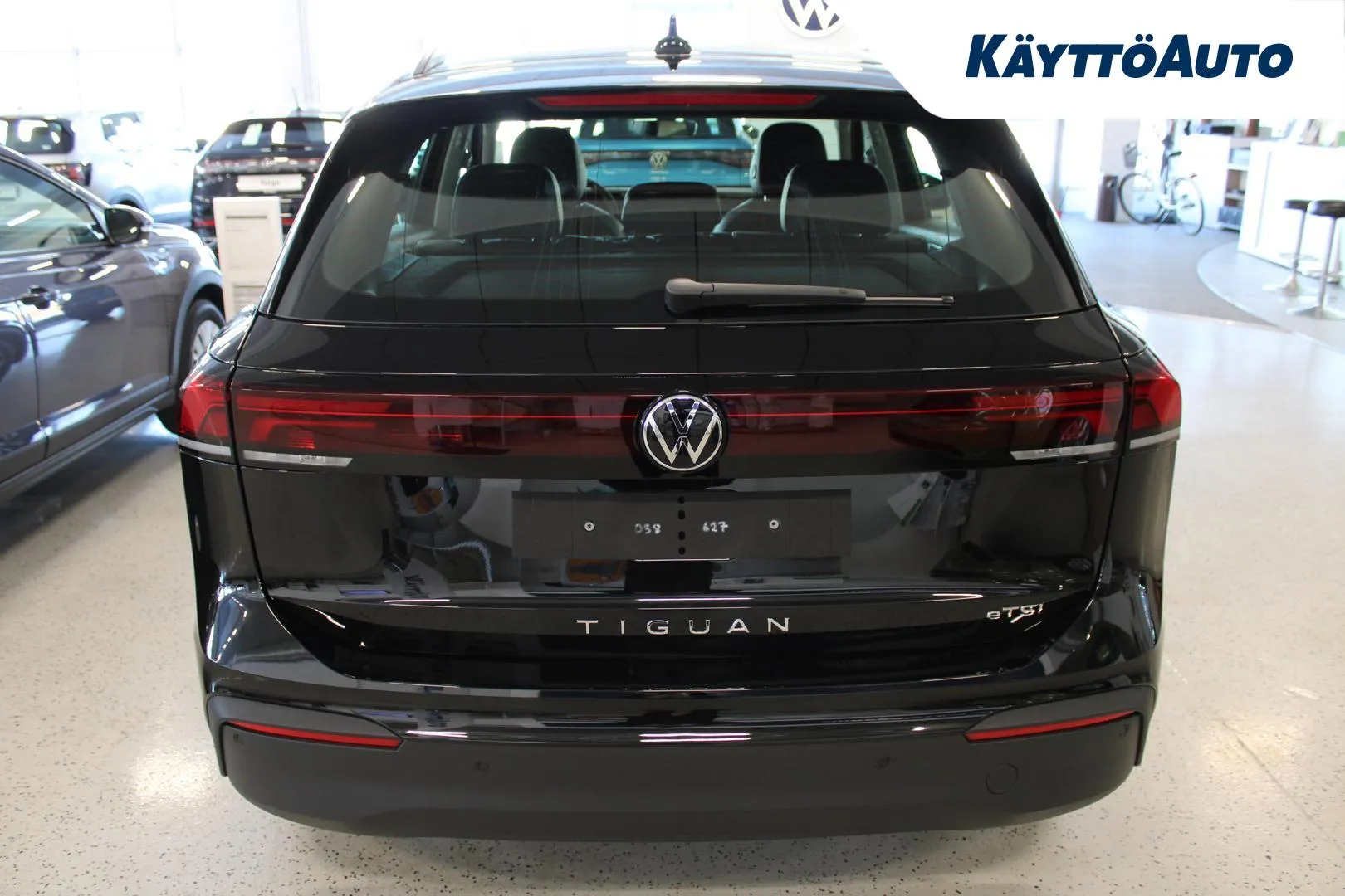 Volkswagen Tiguan YMI-237 carousel image