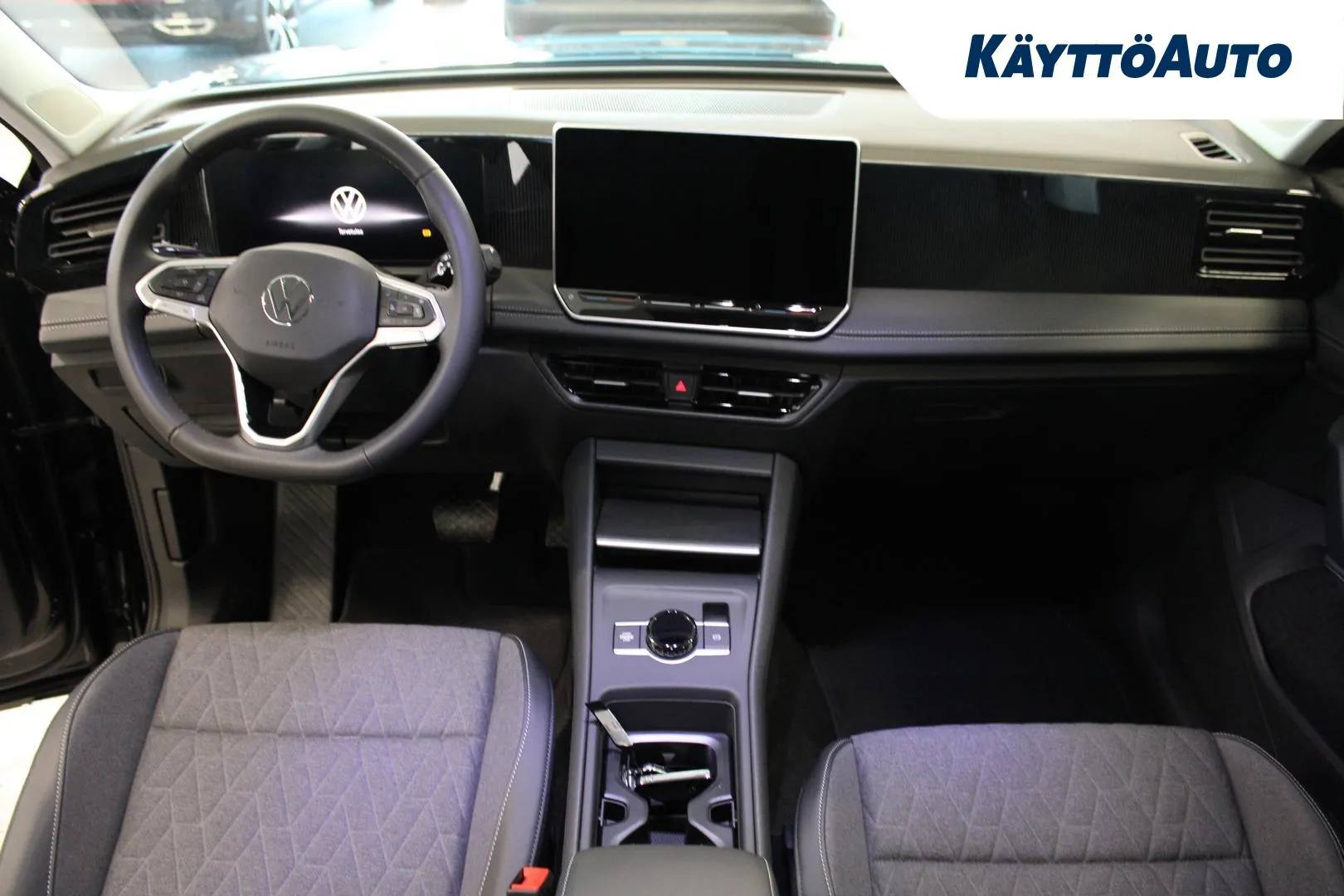 Volkswagen Tiguan YMI-237 carousel image