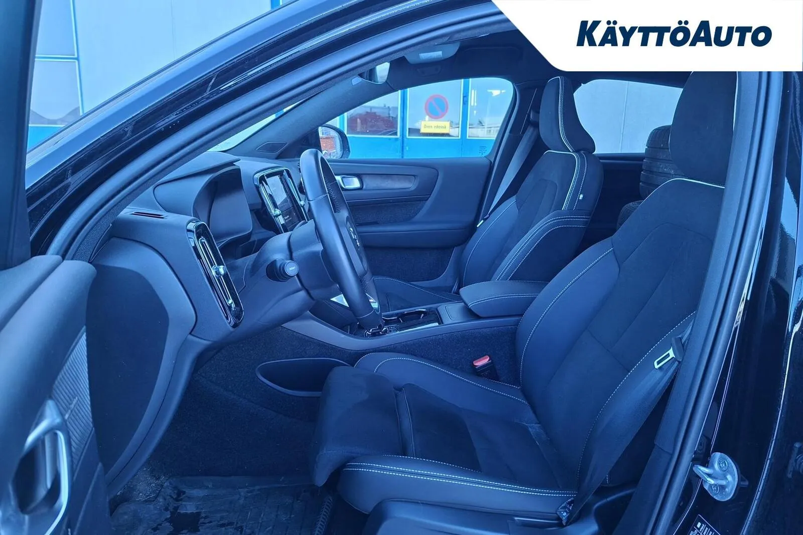 Volvo EC40 EVJ-408 carousel image