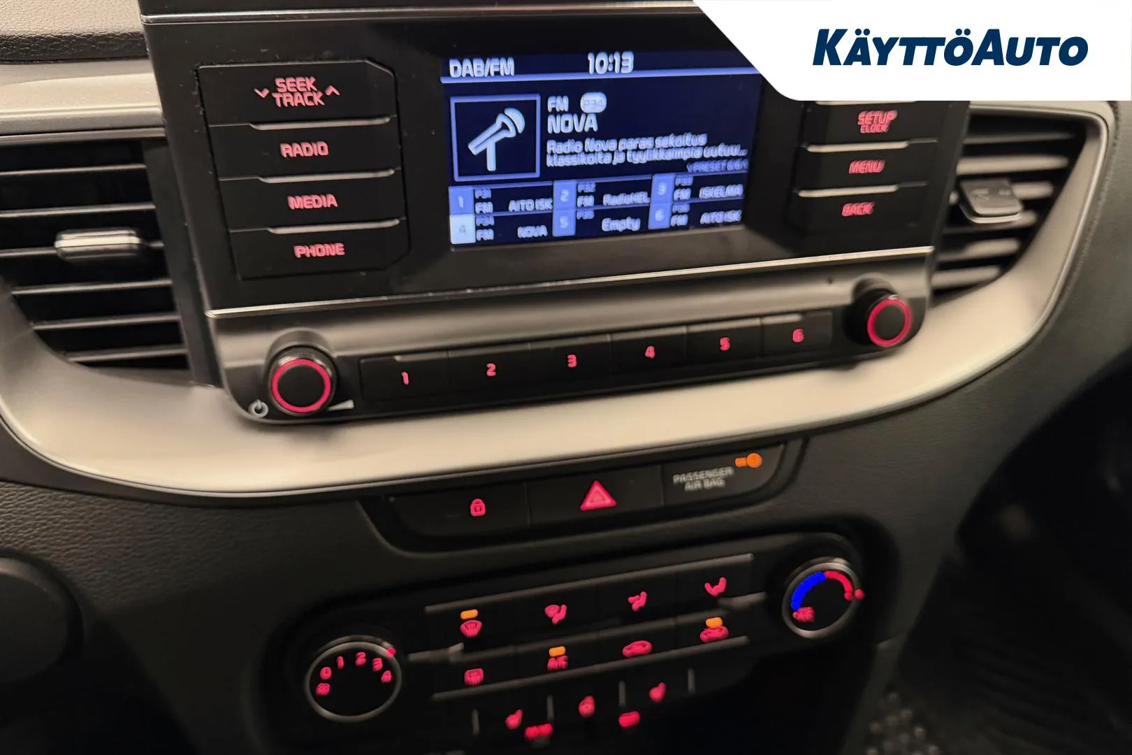 KIA Ceed KUS-660 carousel image