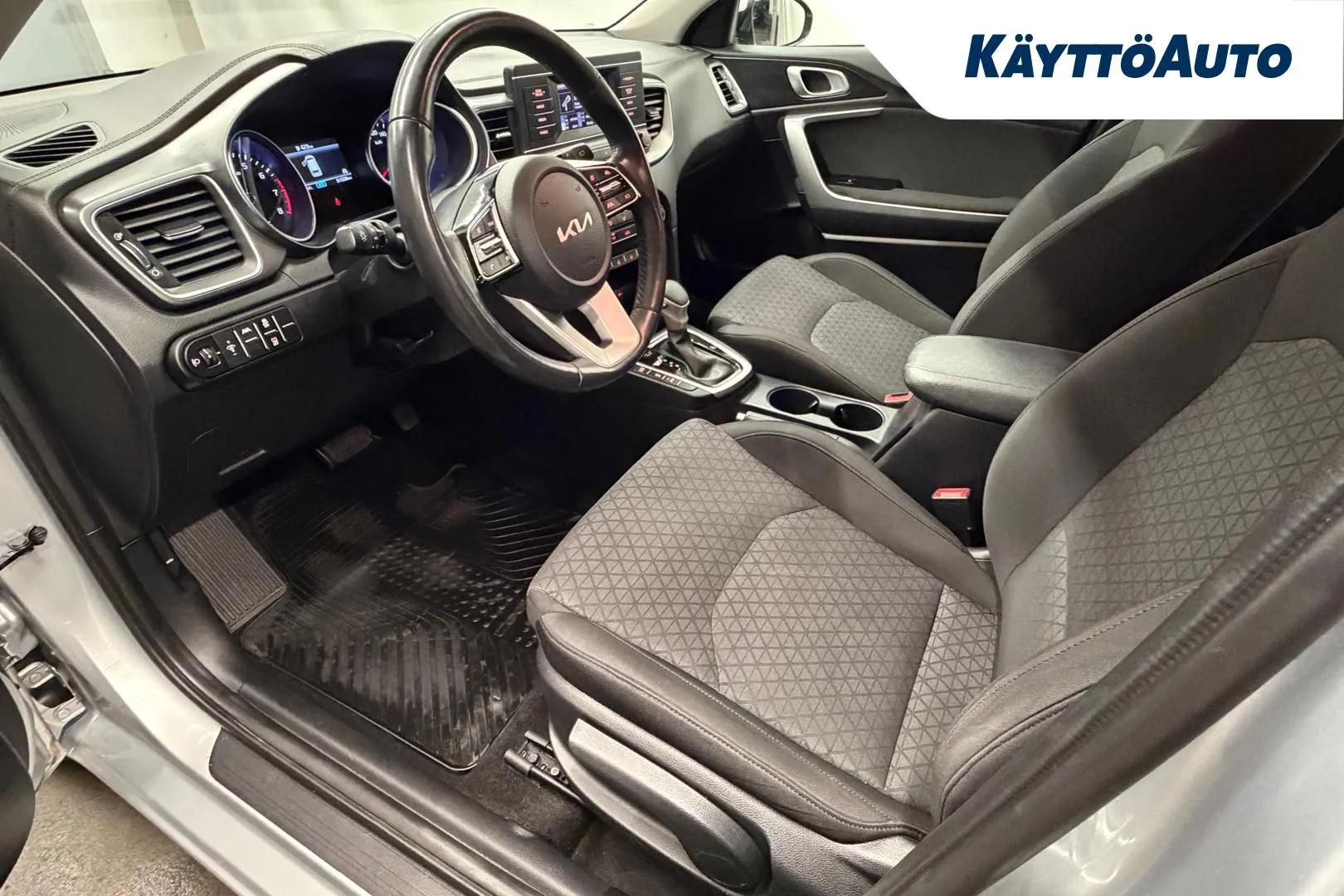 KIA Ceed KUS-660 carousel image