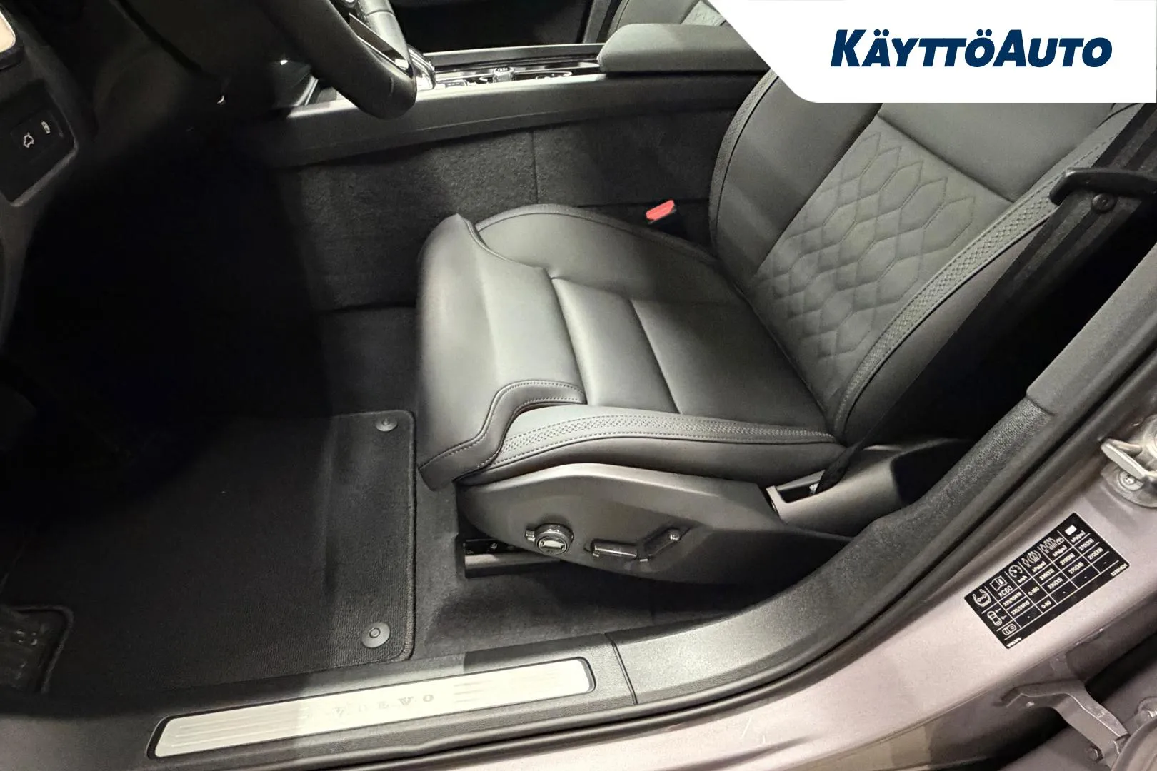 Volvo XC60 SRR-618 carousel image