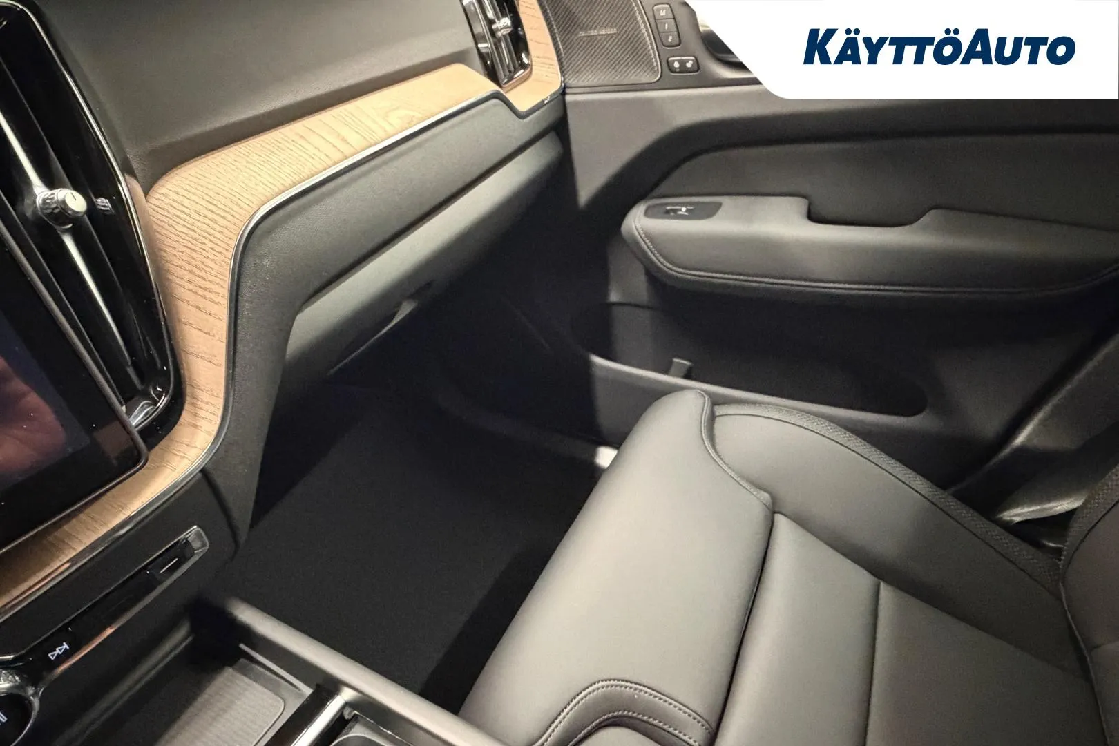 Volvo XC60 SRR-618 carousel image