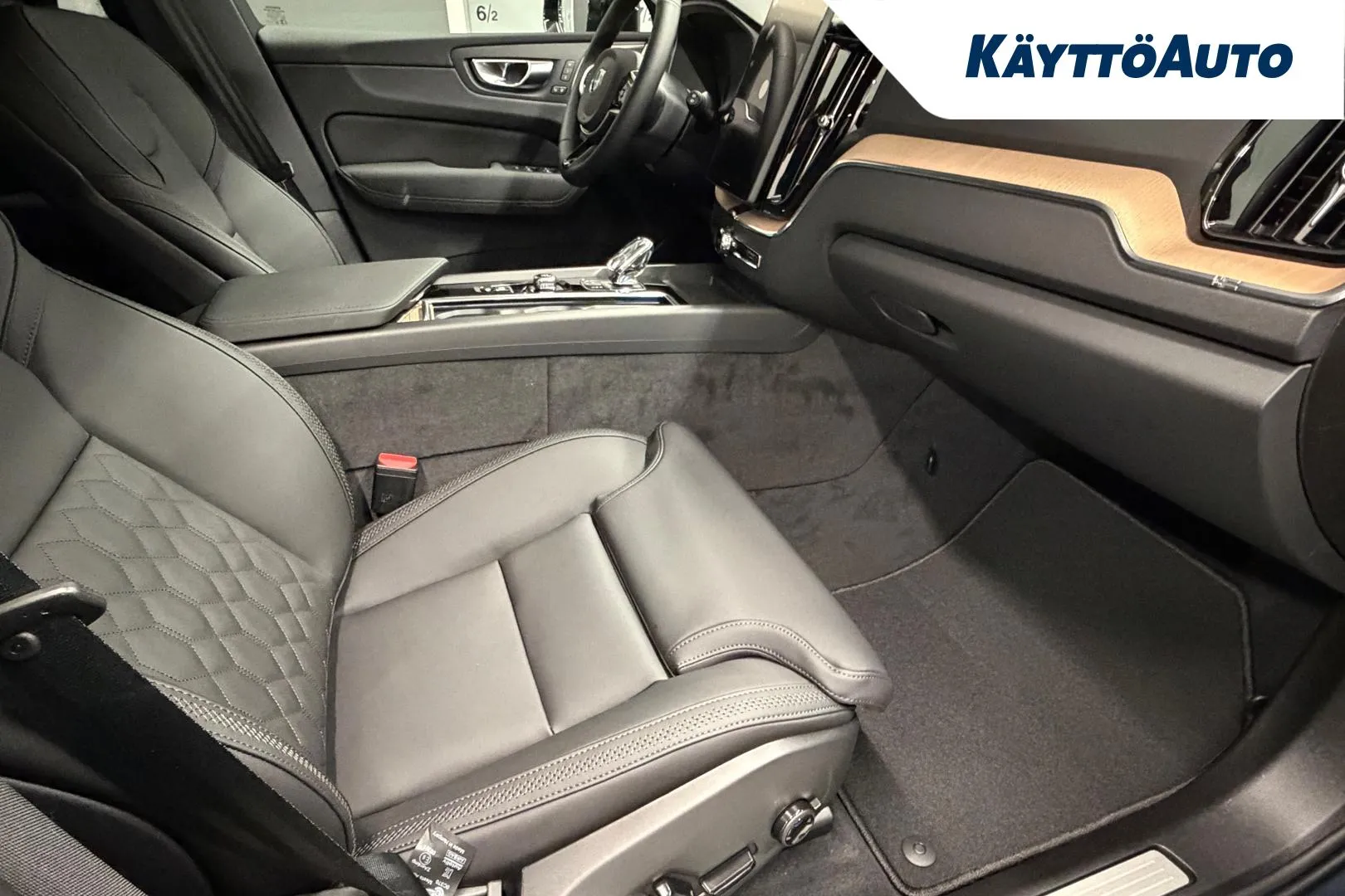 Volvo XC60 SRU-428 carousel image