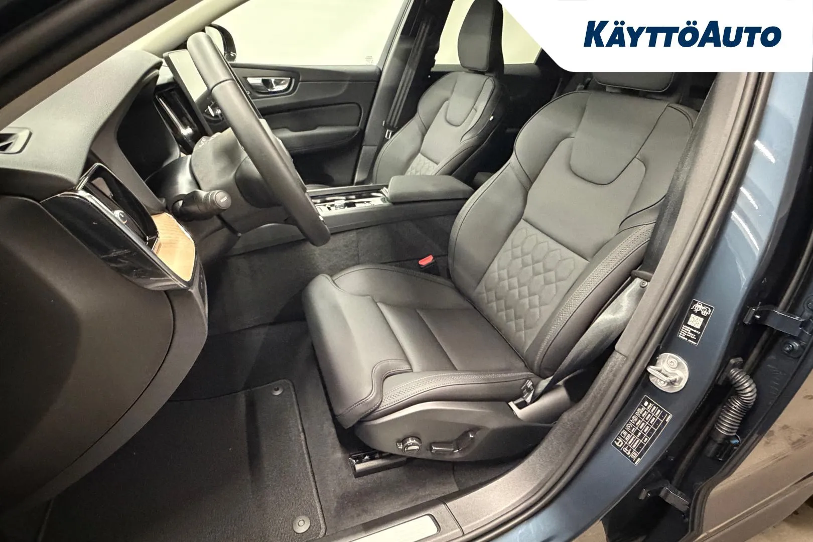 Volvo XC60 SRU-435 carousel image