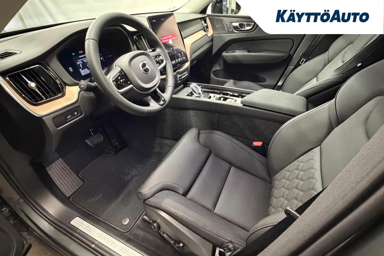 Volvo XC60 XTO-135 carousel image