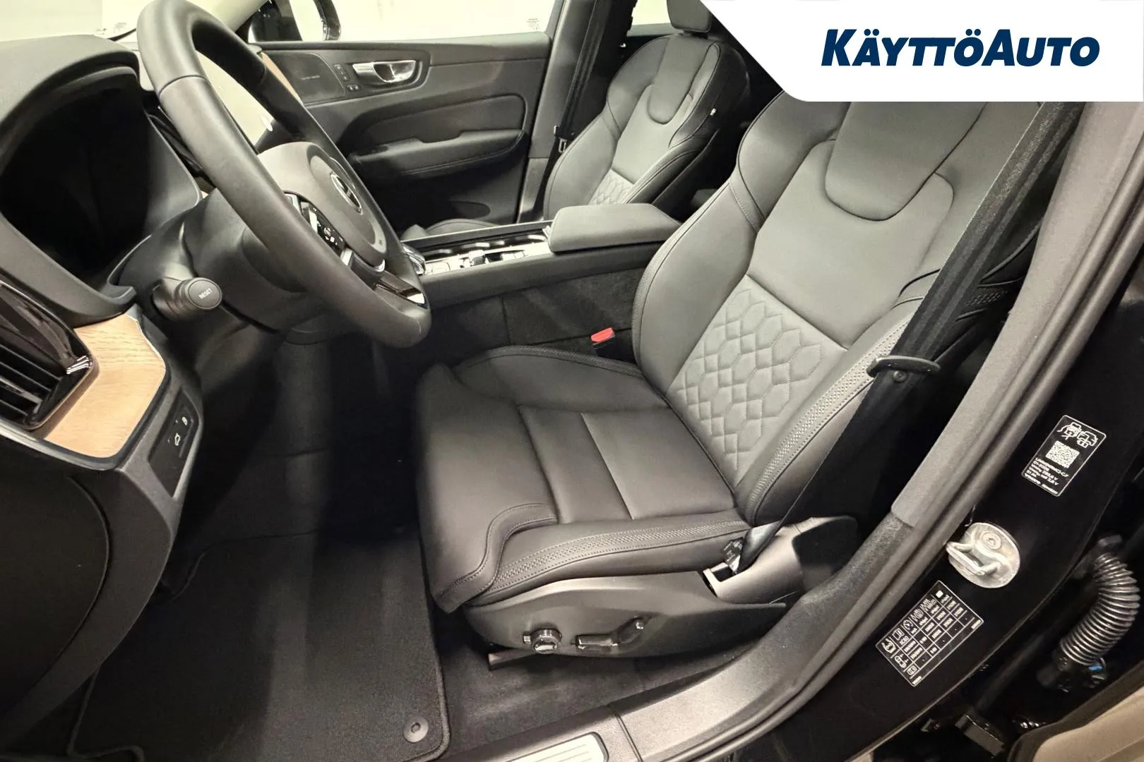 Volvo XC60 XTO-148 carousel image