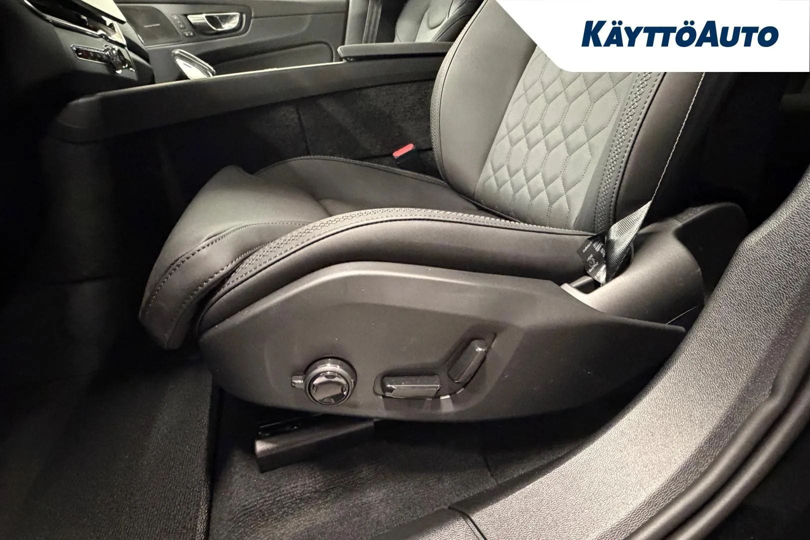 Volvo XC60 XTO-148 carousel image