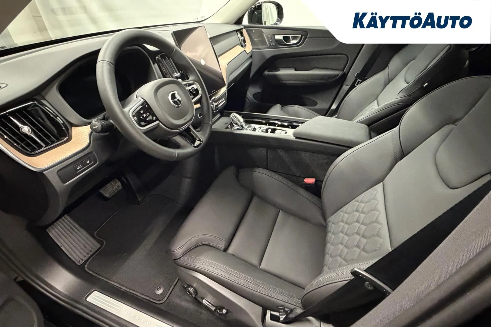 Volvo XC60 XTO-148 carousel image