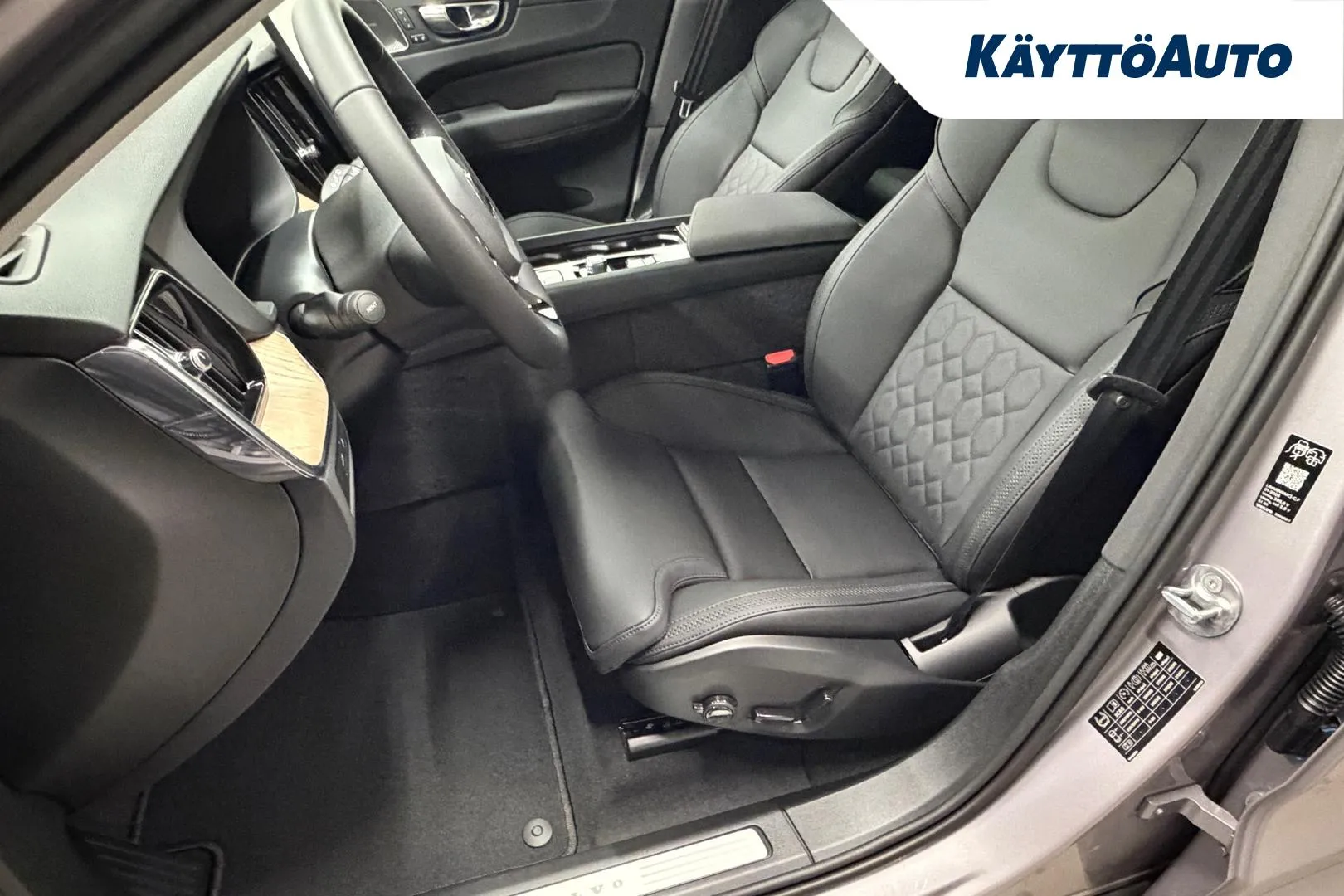 Volvo XC60 XTS-298 carousel image