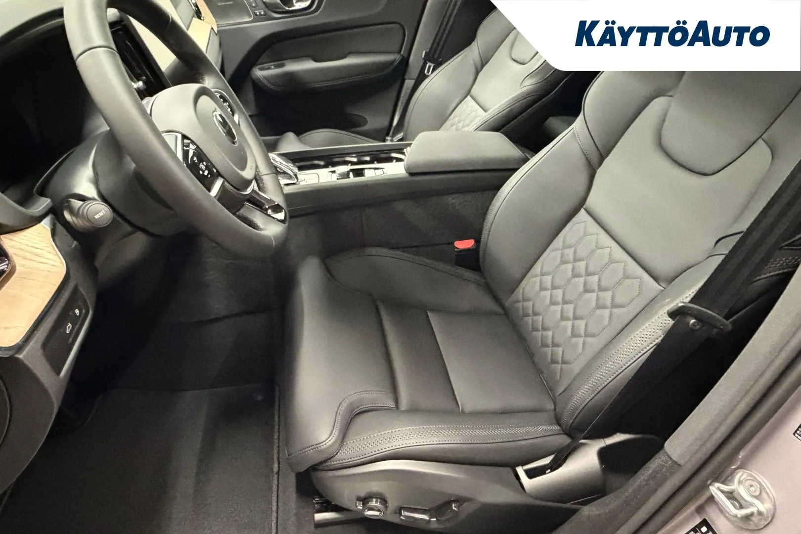 Volvo XC60 XTS-298 carousel image