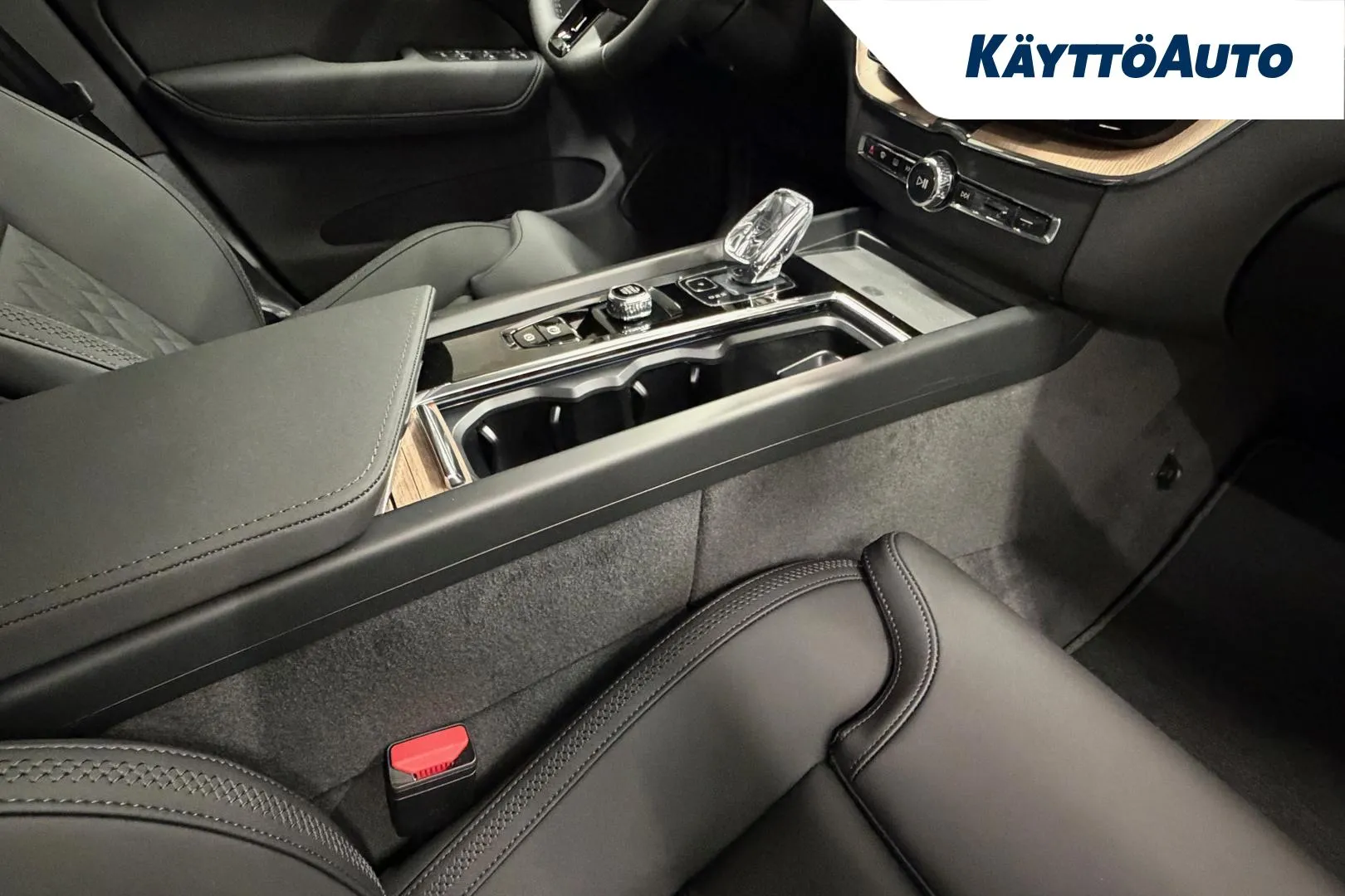 Volvo XC60 XTS-301 carousel image