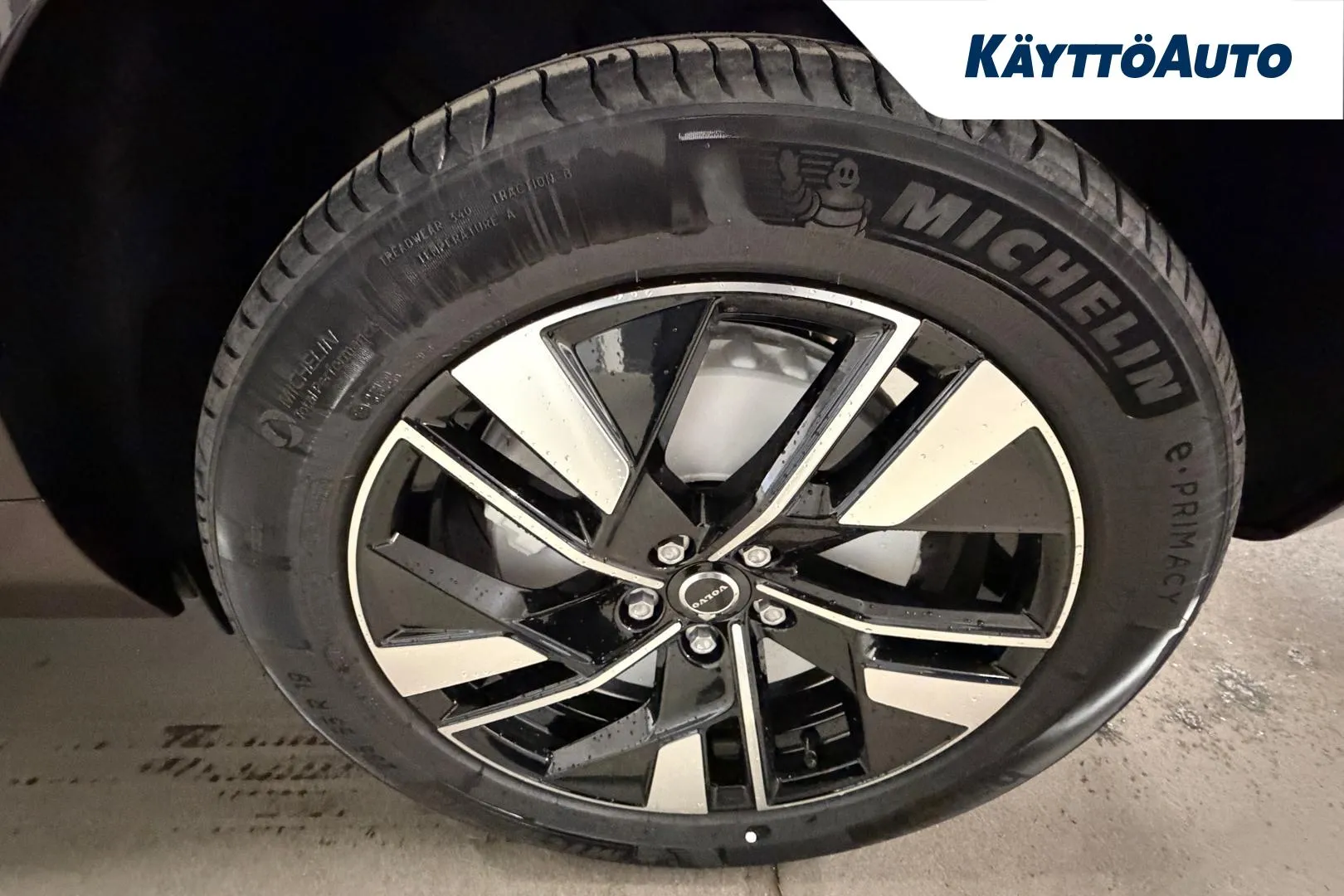 Volvo XC60 XTS-304 carousel image