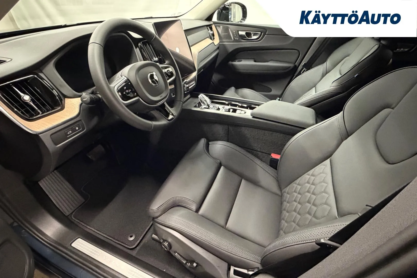 Volvo XC60 XTS-976 carousel image