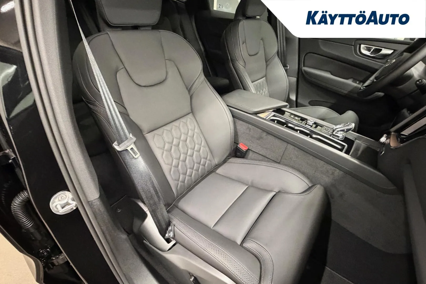 Volvo XC60 XTS-979 carousel image