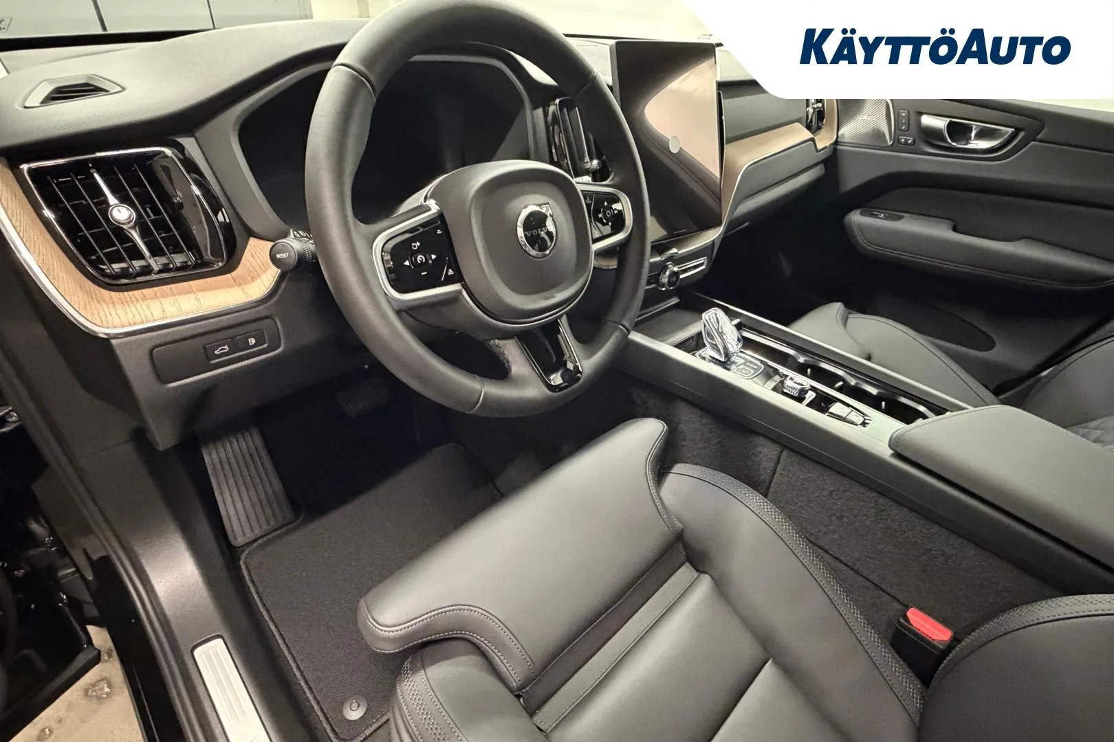 Volvo XC60 XTS-979 carousel image