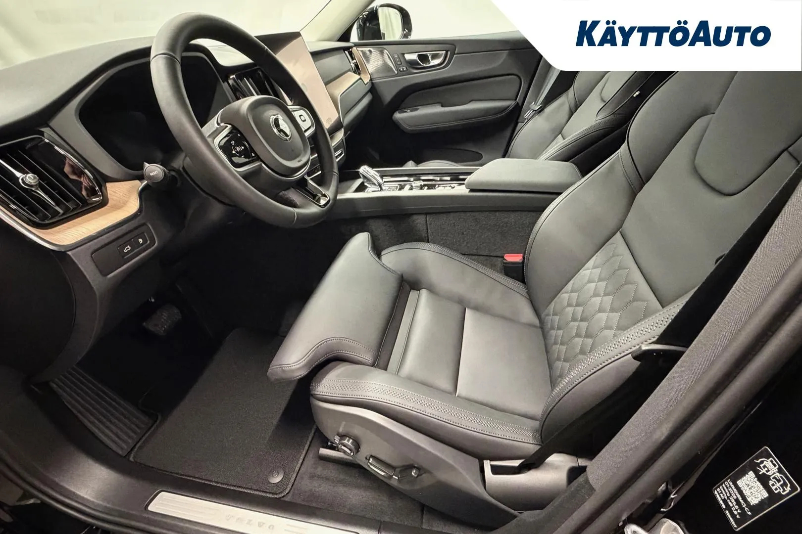 Volvo XC60 XTS-979 carousel image