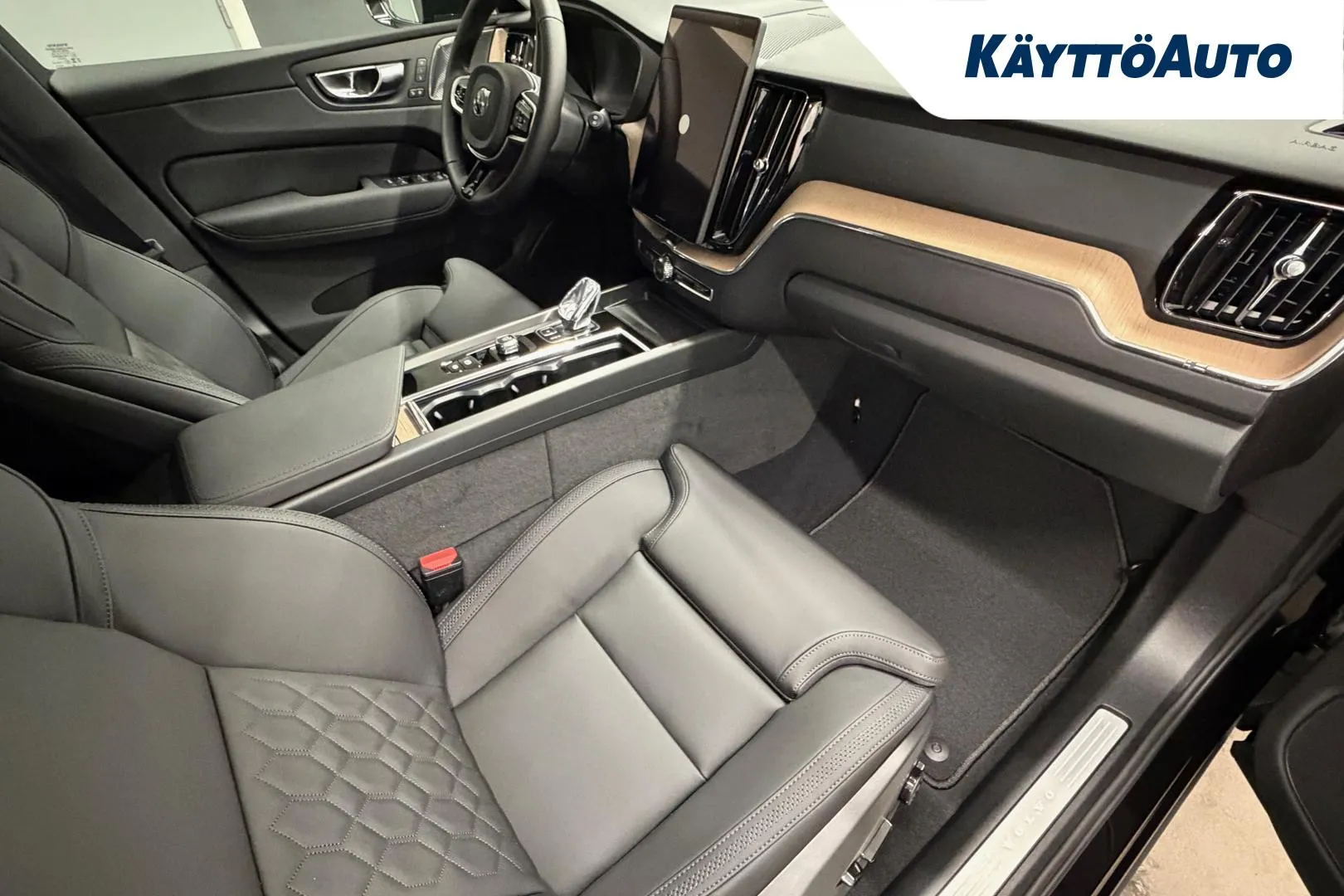 Volvo XC60 XTS-979 carousel image