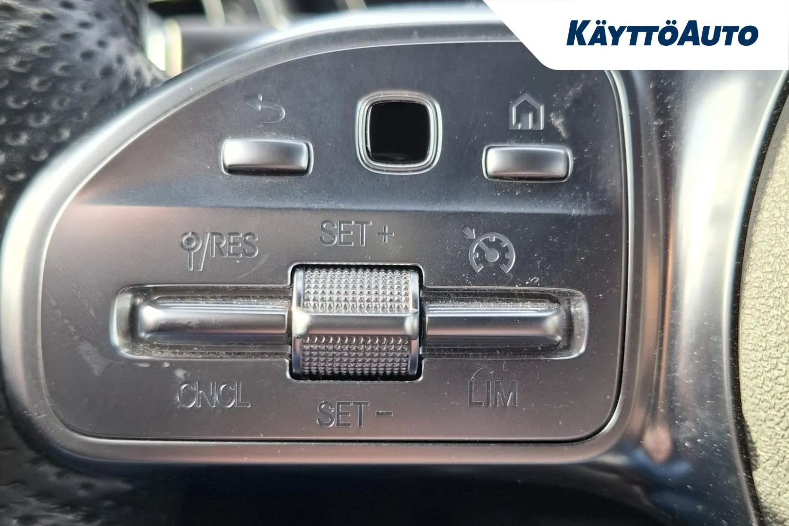 MERCEDES-BENZ GLC EUM-736 carousel image