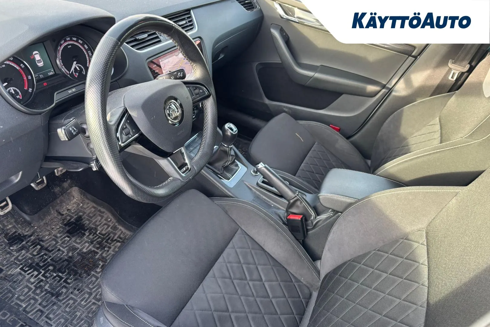 Skoda Octavia FNY-479 carousel image