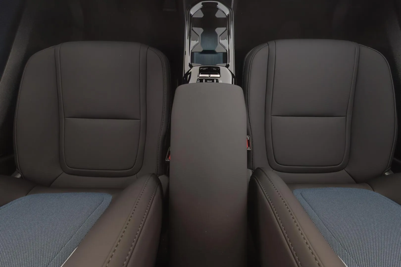 Volvo EX30 YMJ-663 carousel image