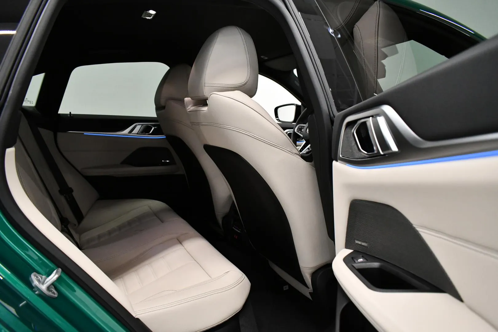BMW i4 XTS-226 carousel image