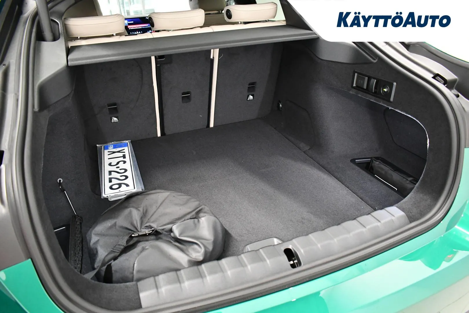 BMW i4 XTS-226 carousel image