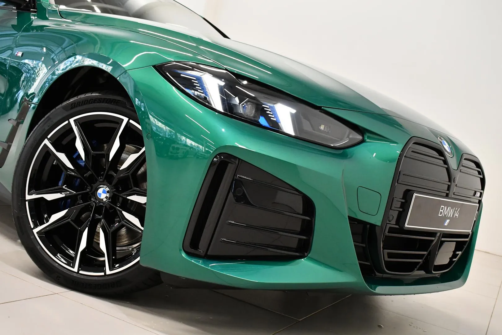 BMW i4 XTS-226 carousel image