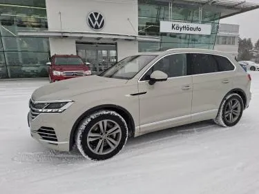 VOLKSWAGEN Touareg OZJ-780 carousel image