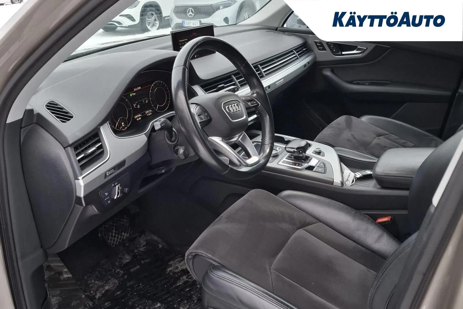 AUDI Q7 JKG-811 carousel image