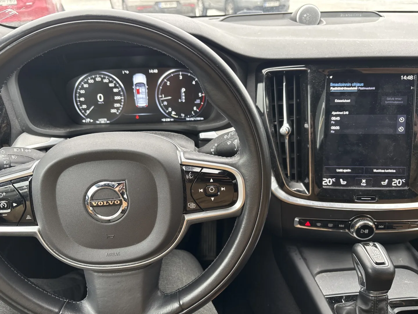 VOLVO V60 Cross Country YLH-584 carousel image