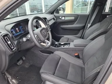 VOLVO XC40 EVJ-750 carousel image